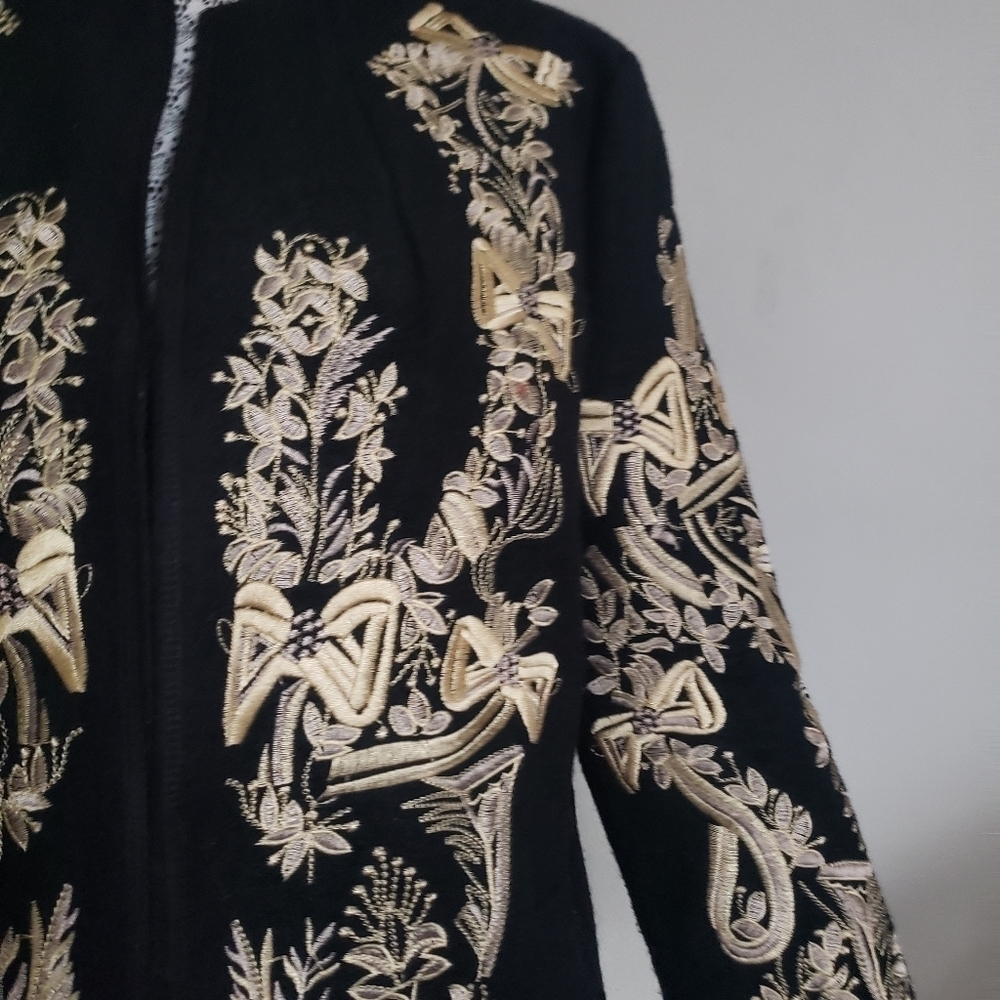 Embroidery Wool Coat - Picture 3 of 16